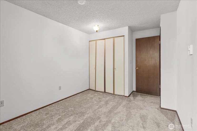 Property photo for 15914 3rd Place Sw #c, Burien photo 26