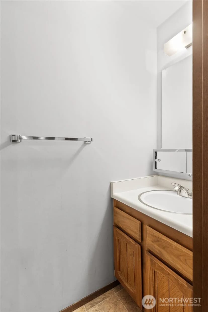 Property photo for 15914 3rd Place Sw #c, Burien photo 23