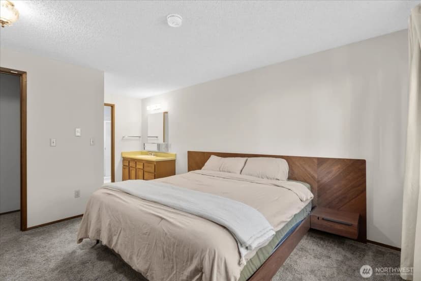 Property photo for 15914 3rd Place Sw #c, Burien photo 16