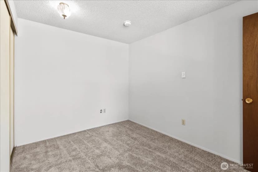 Property photo for 15914 3rd Place Sw #c, Burien photo 21