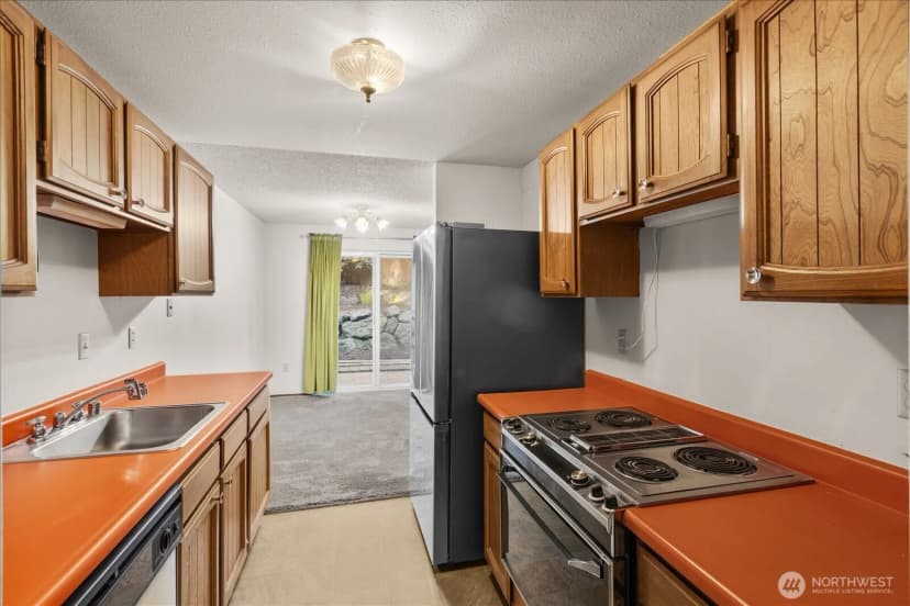 Property photo for 15914 3rd Place Sw #c, Burien photo 10