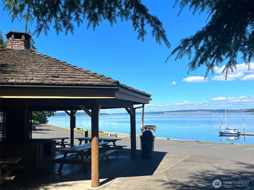 Property photo for 10911 Seaview Drive, Anderson Island photo 12