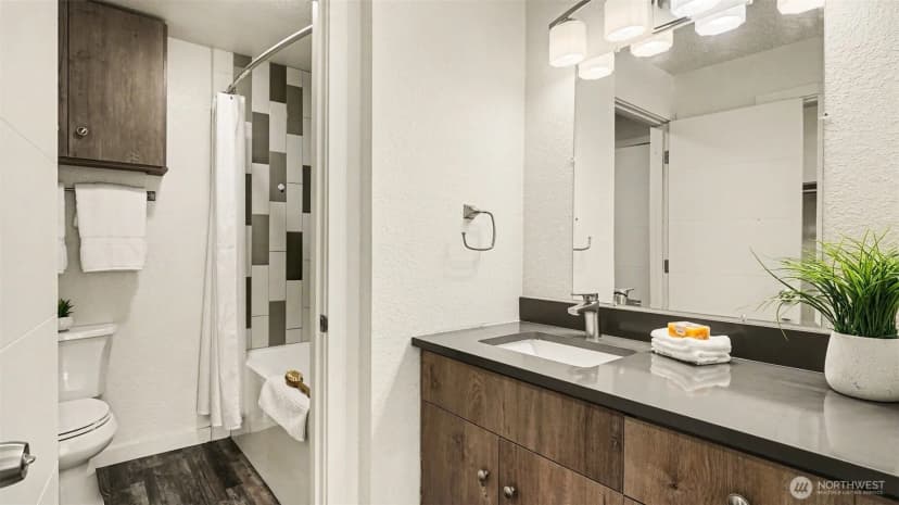 Property photo for 830 Kirkland Way #202, Kirkland photo 16