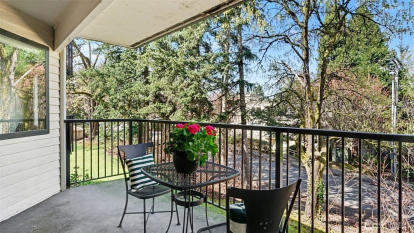Property photo for 830 Kirkland Way #202, Kirkland photo 5