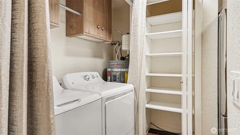 Property photo for 830 Kirkland Way #202, Kirkland photo 12
