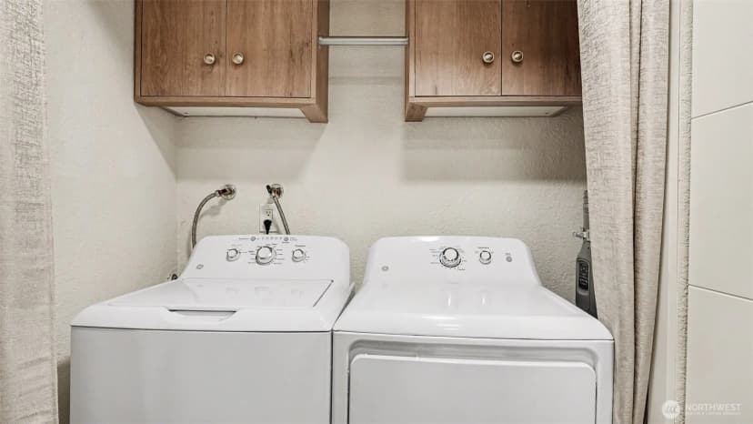Property photo for 830 Kirkland Way #202, Kirkland photo 11
