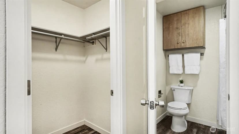 Property photo for 830 Kirkland Way #202, Kirkland photo 17