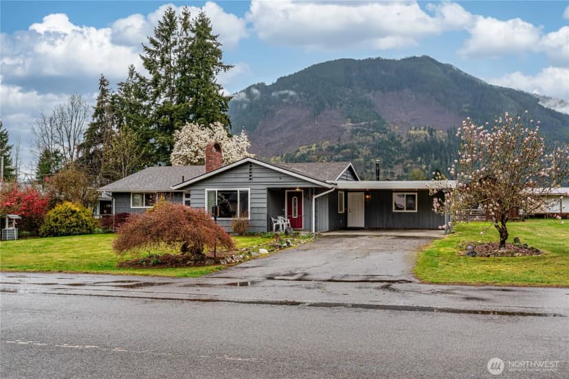 Property photo for 602 Commercial Avenue, Darrington