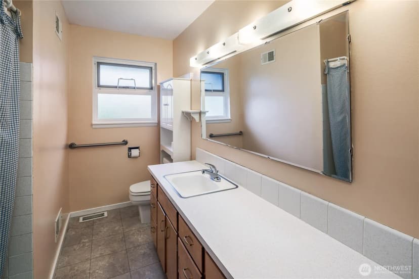Property photo for 602 Commercial Avenue, Darrington photo 18
