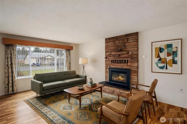 Property photo for 602 Commercial Avenue, Darrington photo 3