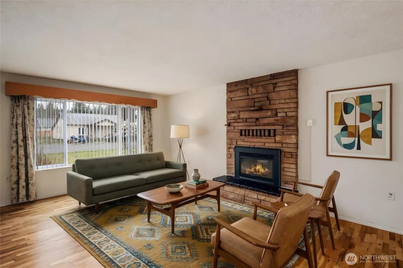 Property photo for 602 Commercial Avenue, Darrington photo 3