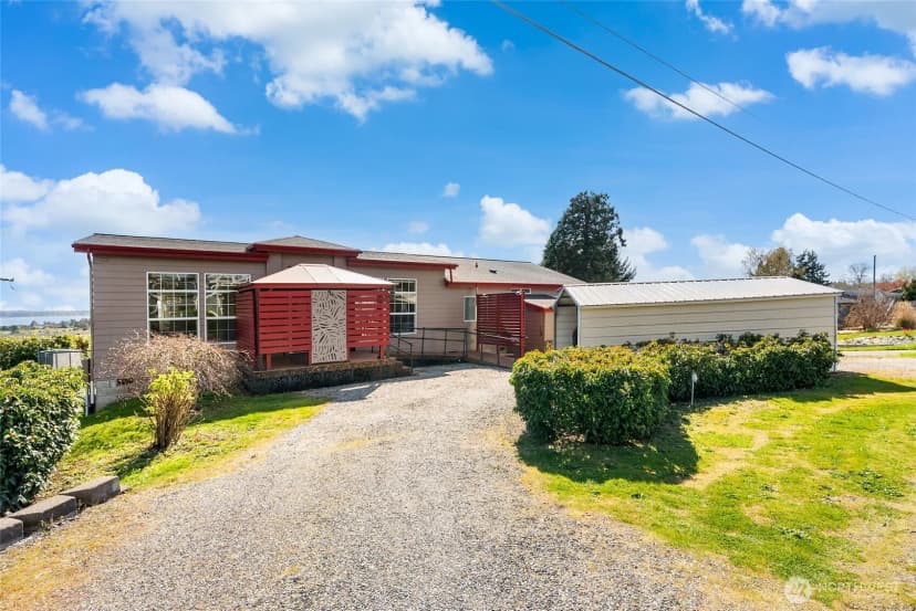 Property photo for 5511 Hillvue Road, Blaine