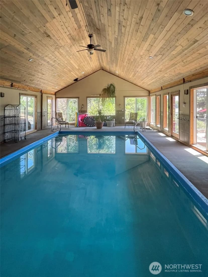 Property photo for 725 Okoma Drive, Omak photo 2