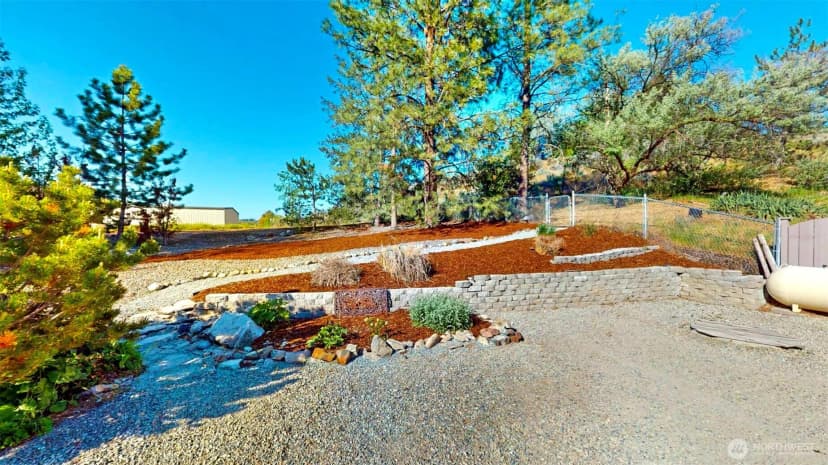 Property photo for 725 Okoma Drive, Omak photo 39