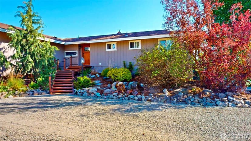 Property photo for 725 Okoma Drive, Omak photo 4