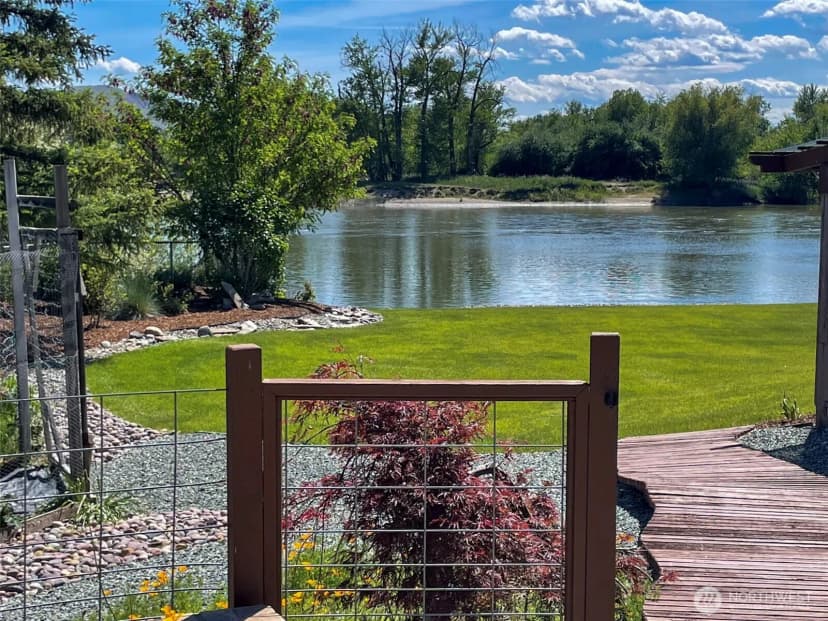 Property photo for 725 Okoma Drive, Omak photo 34