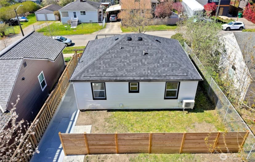Property photo for 4832 25th Avenue Sw, Seattle photo 18
