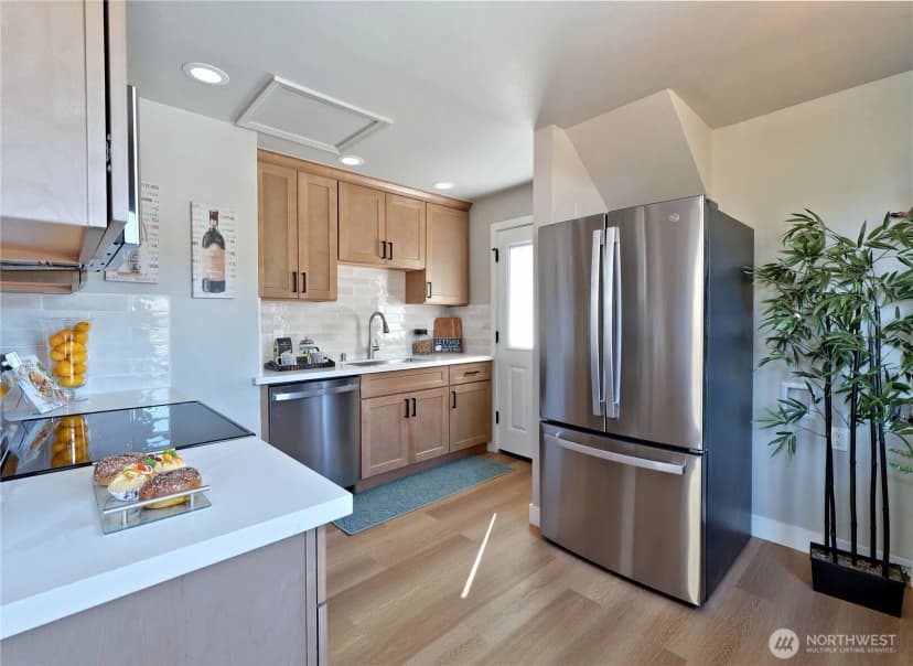 Property photo for 4832 25th Avenue Sw, Seattle photo 7