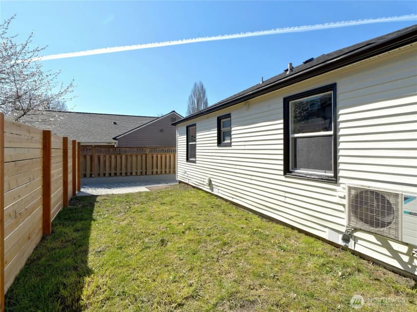 Property photo for 4832 25th Avenue Sw, Seattle photo 17