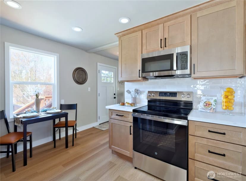 Property photo for 4832 25th Avenue Sw, Seattle photo 9