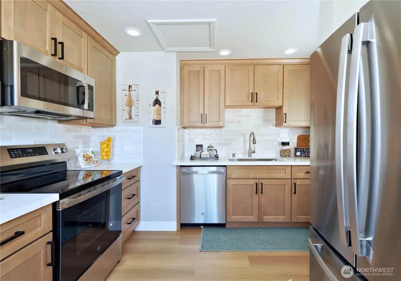 Property photo for 4832 25th Avenue Sw, Seattle photo 8