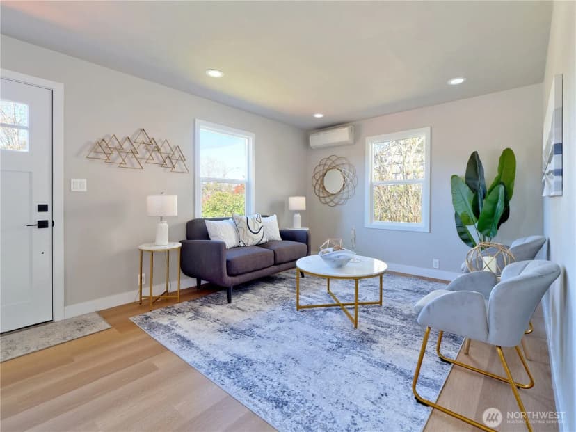 Property photo for 4832 25th Avenue Sw, Seattle photo 4