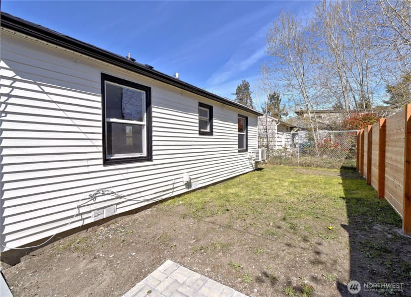 Property photo for 4832 25th Avenue Sw, Seattle photo 16