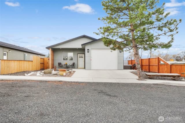 Property photo for 423 2nd Avenue Se, Soap Lake photo 4