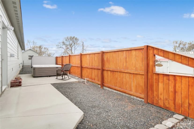 Property photo for 423 2nd Avenue Se, Soap Lake photo 9