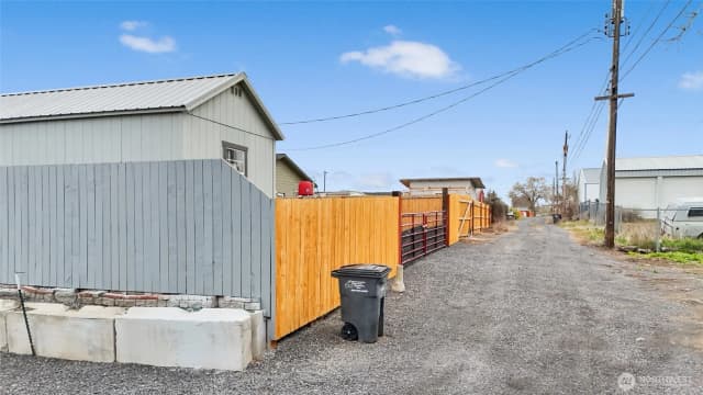 Property photo for 423 2nd Avenue Se, Soap Lake photo 3