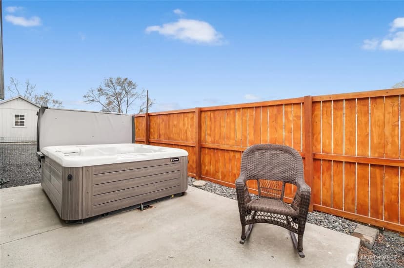 Property photo for 423 2nd Avenue Se, Soap Lake photo 10