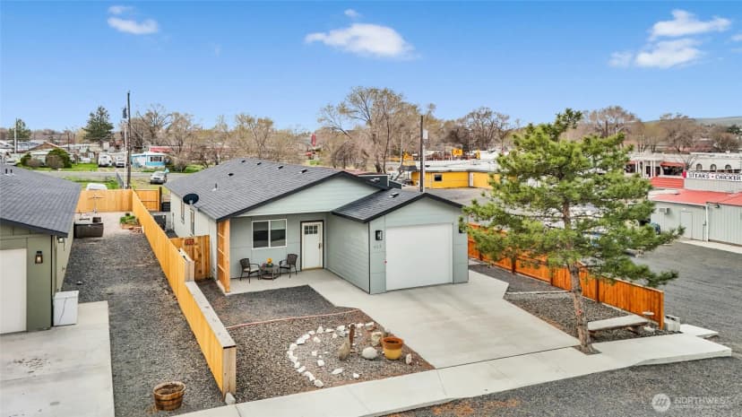 Property photo for 423 2nd Avenue Se, Soap Lake