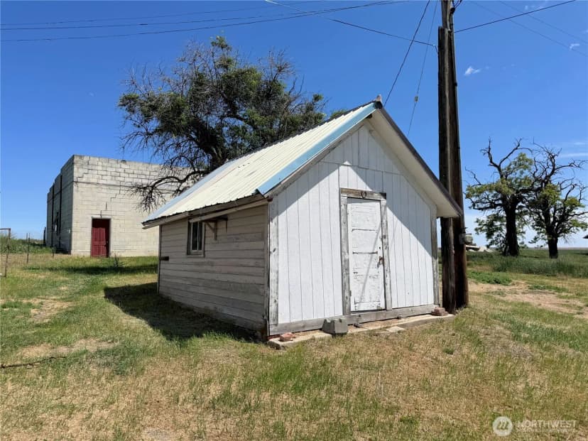 Property photo for 39500 Sr 21 N, Wilbur photo 38