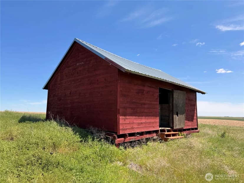 Property photo for 39500 Sr 21 N, Wilbur photo 11
