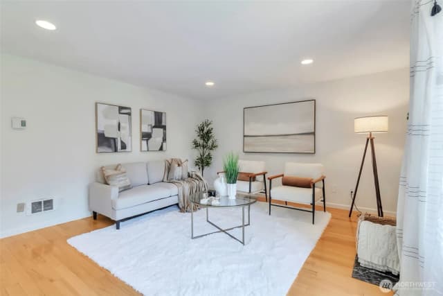 Property photo for 1035 156th Avenue Ne #29, Bellevue photo 2