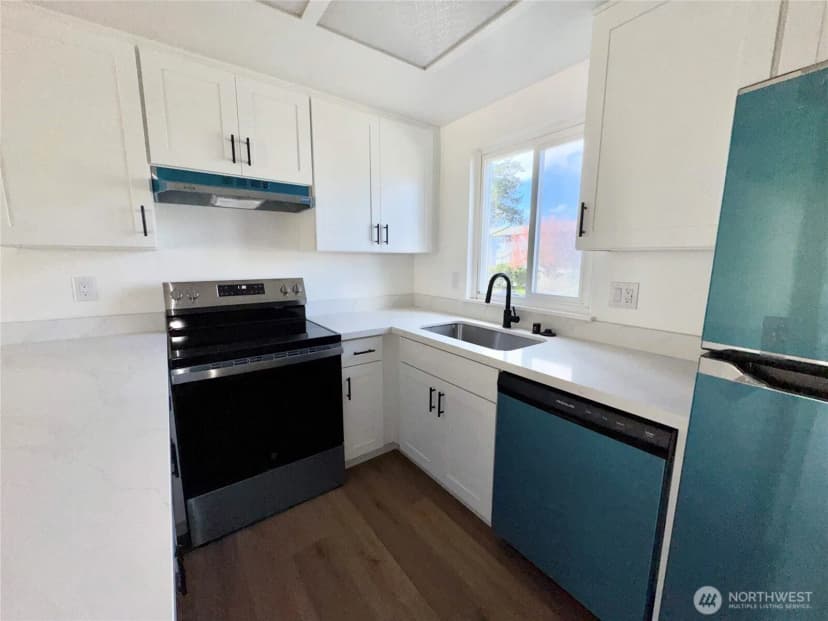 Property photo for 8823 Holly Drive #h204, Everett photo 6