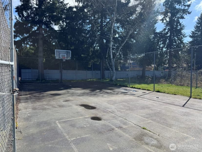 Property photo for 8823 Holly Drive #h204, Everett photo 22
