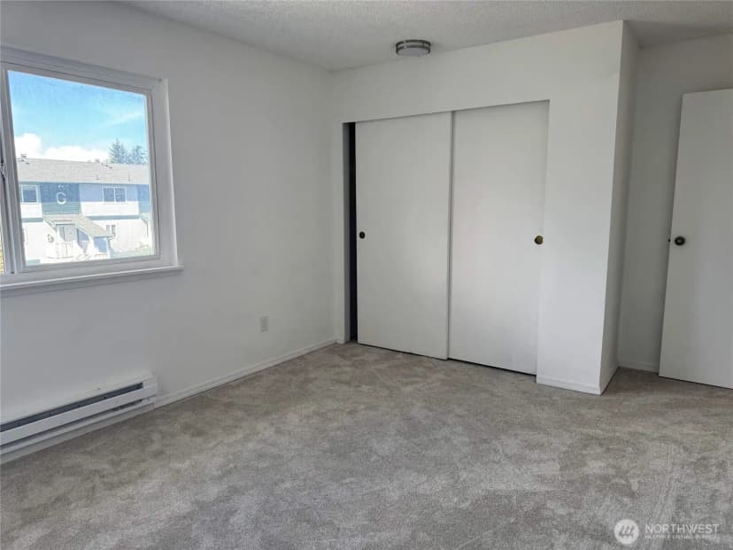 Property photo for 8823 Holly Drive #h204, Everett photo 15