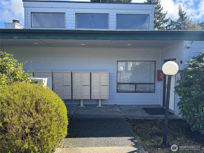 Property photo for 8823 Holly Drive #h204, Everett photo 24