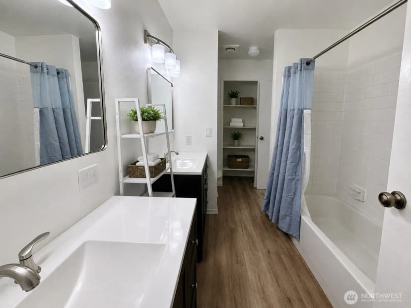 Property photo for 8823 Holly Drive #h204, Everett photo 9