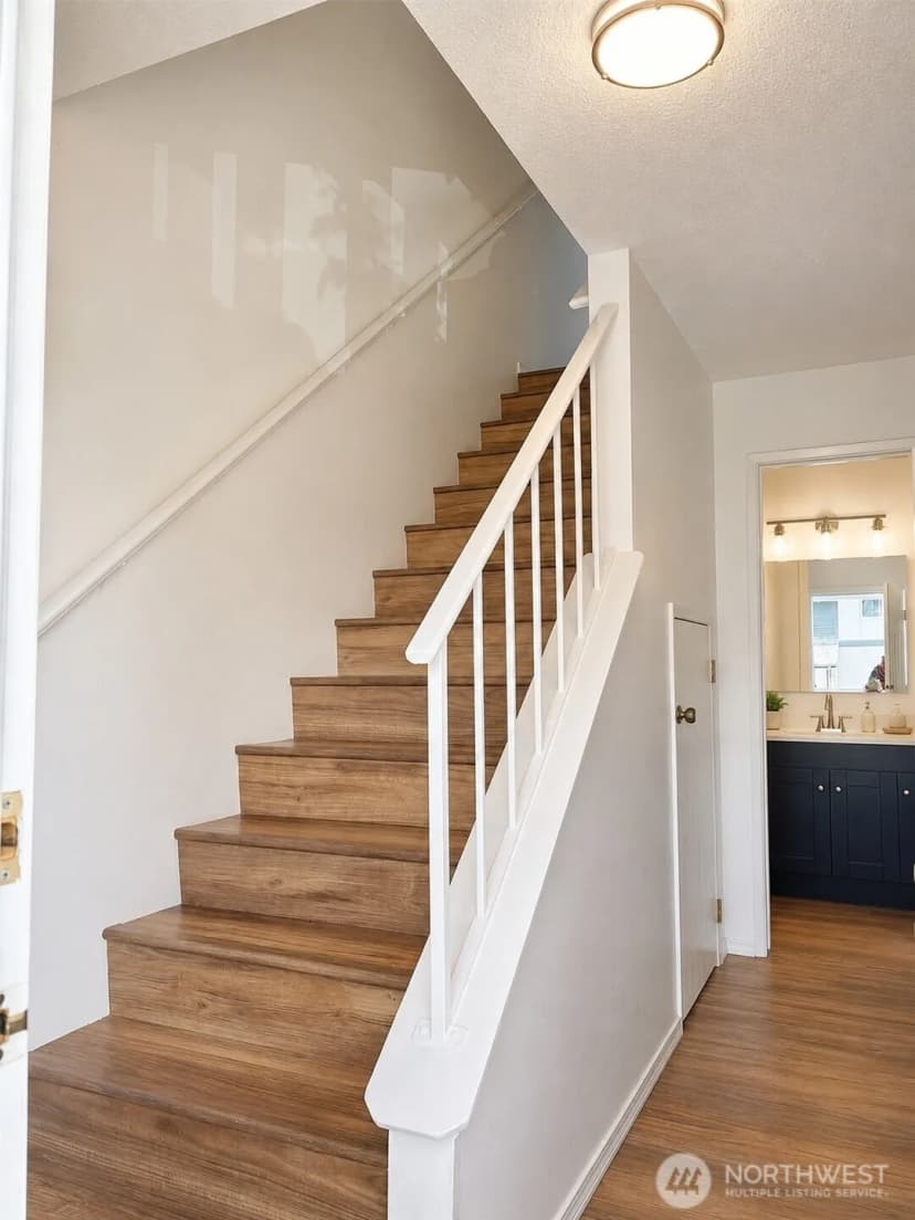 Property photo for 8823 Holly Drive #h204, Everett photo 8