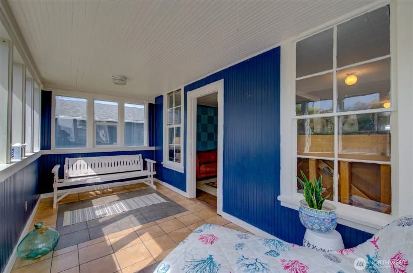 Property photo for 106 5th Street Se, Long Beach photo 21