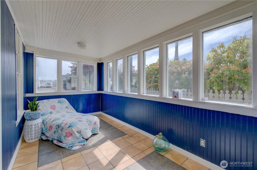 Property photo for 106 5th Street Se, Long Beach photo 22