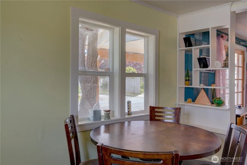 Property photo for 106 5th Street Se, Long Beach photo 14