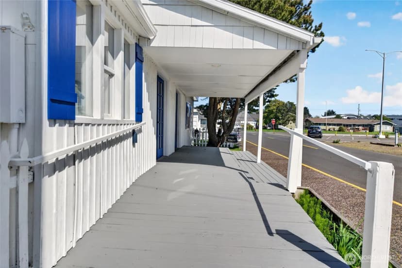 Property photo for 106 5th Street Se, Long Beach photo 4