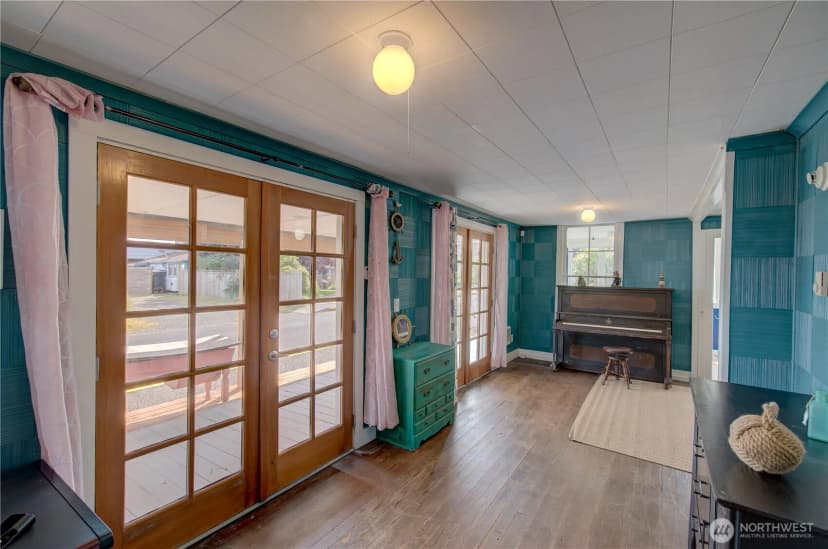 Property photo for 106 5th Street Se, Long Beach photo 6