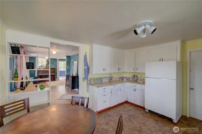 Property photo for 106 5th Street Se, Long Beach photo 12