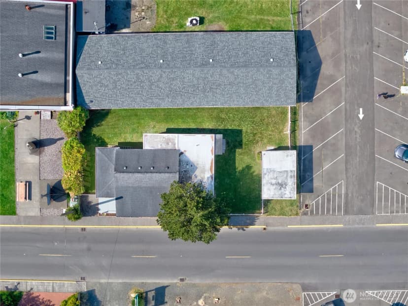Property photo for 106 5th Street Se, Long Beach photo 36
