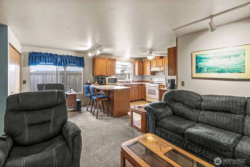Property photo for 1031 Sw 350th Place, Federal Way photo 6