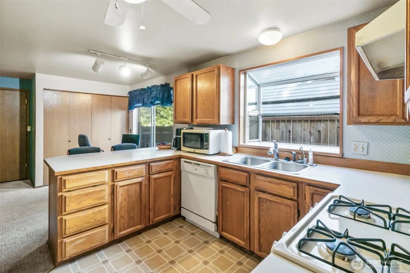 Property photo for 1031 Sw 350th Place, Federal Way photo 10